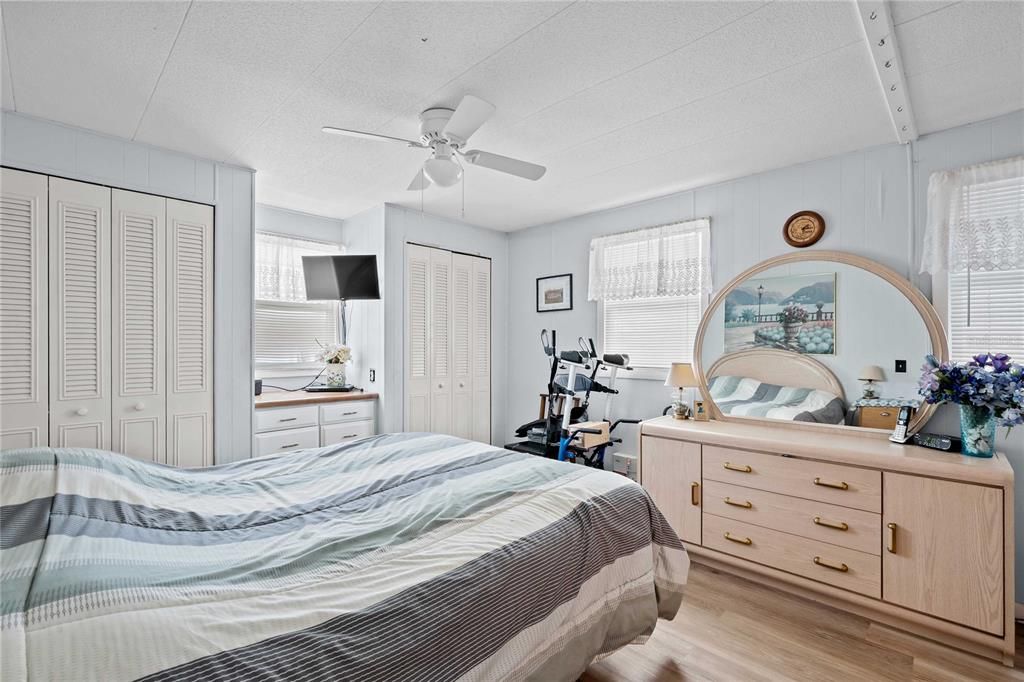 For Sale: $139,900 (2 beds, 2 baths, 960 Square Feet)