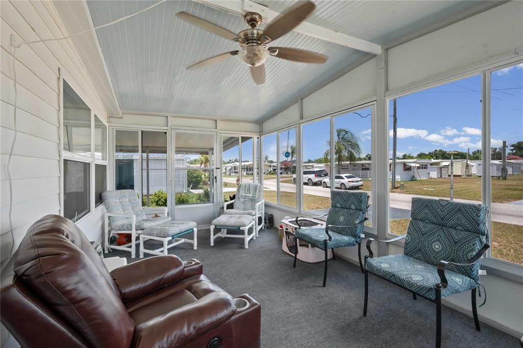 For Sale: $139,900 (2 beds, 2 baths, 960 Square Feet)