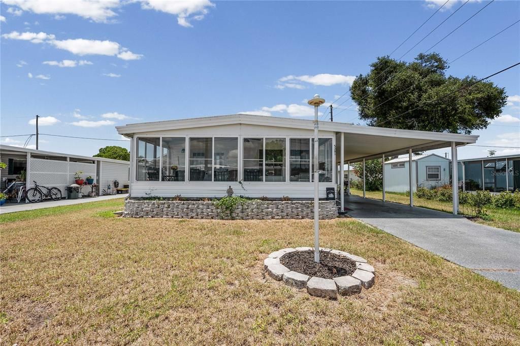 For Sale: $139,900 (2 beds, 2 baths, 960 Square Feet)