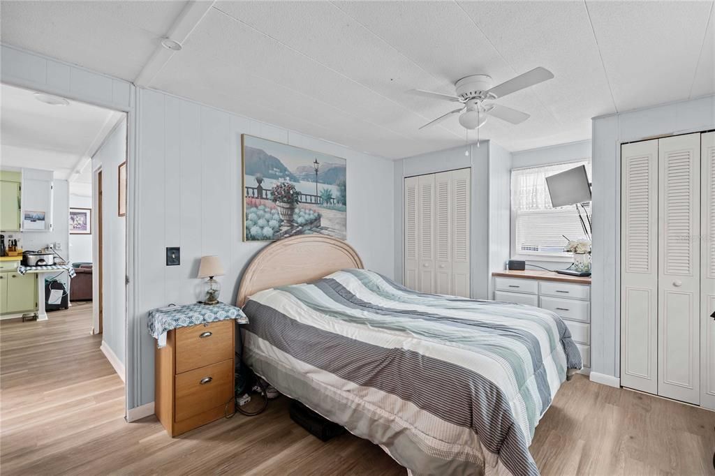 For Sale: $139,900 (2 beds, 2 baths, 960 Square Feet)