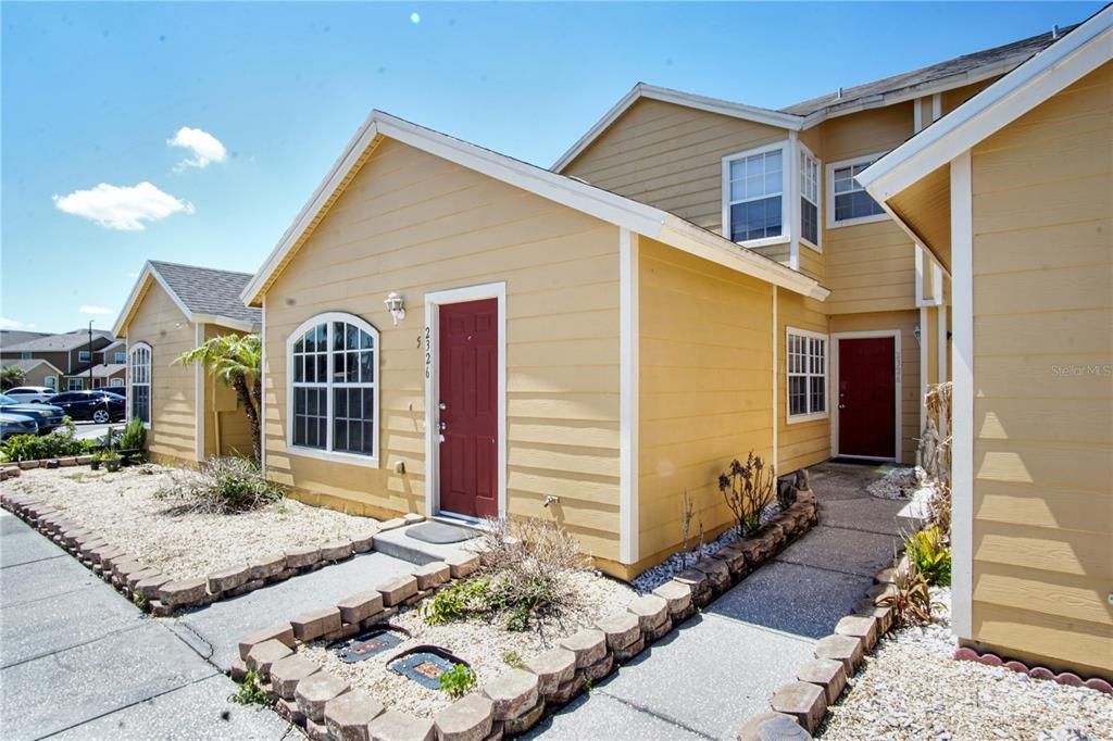 For Rent: $995 (1 beds, 1 baths, 600 Square Feet)