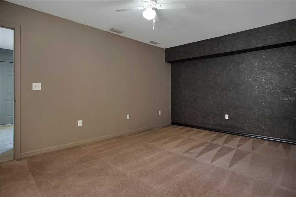 For Rent: $995 (1 beds, 1 baths, 600 Square Feet)