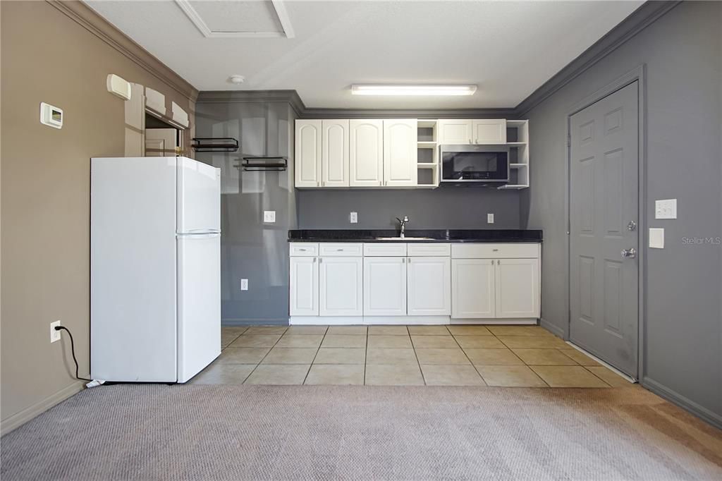 For Rent: $995 (1 beds, 1 baths, 600 Square Feet)