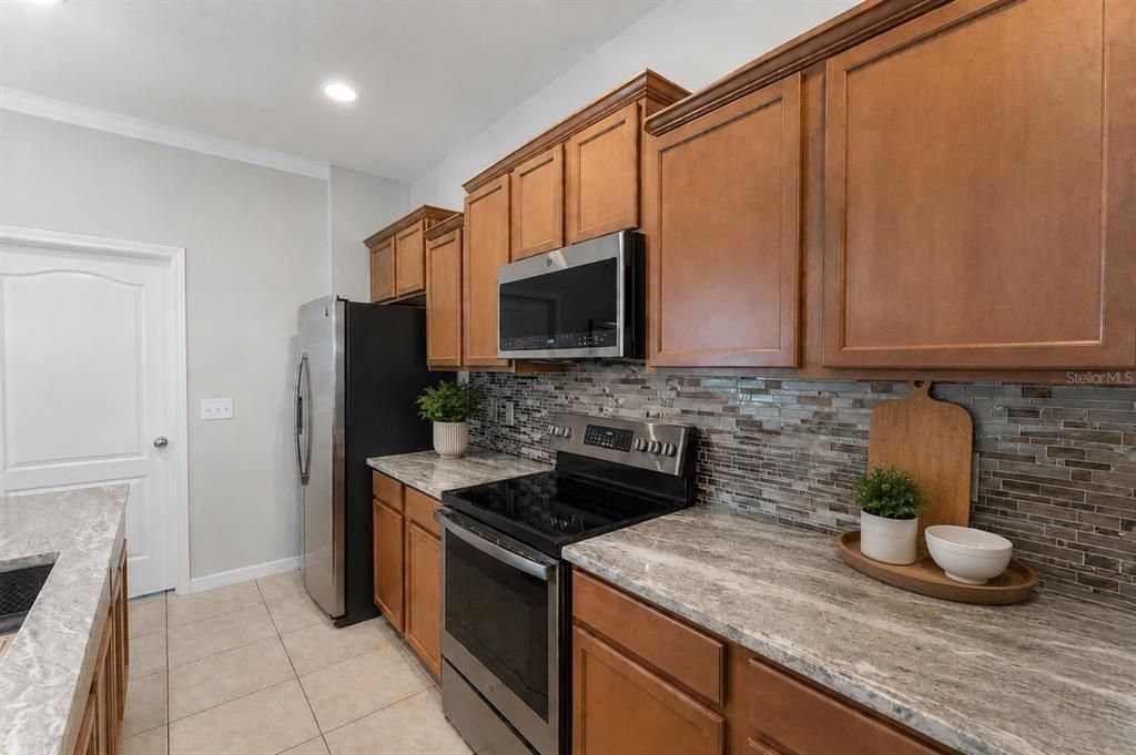For Sale: $419,900 (3 beds, 2 baths, 1973 Square Feet)