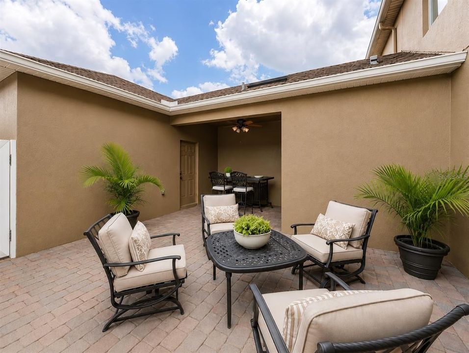 For Sale: $419,900 (3 beds, 2 baths, 1973 Square Feet)