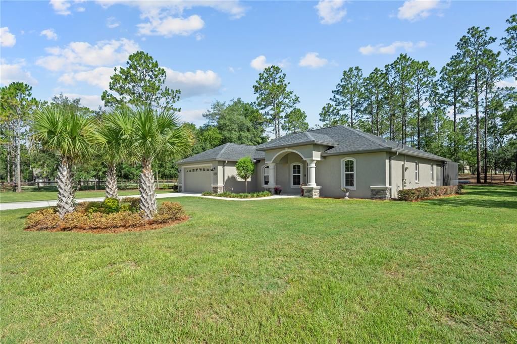 For Sale: $539,900 (3 beds, 2 baths, 1619 Square Feet)