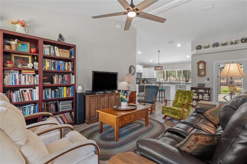 For Sale: $539,900 (3 beds, 2 baths, 1619 Square Feet)