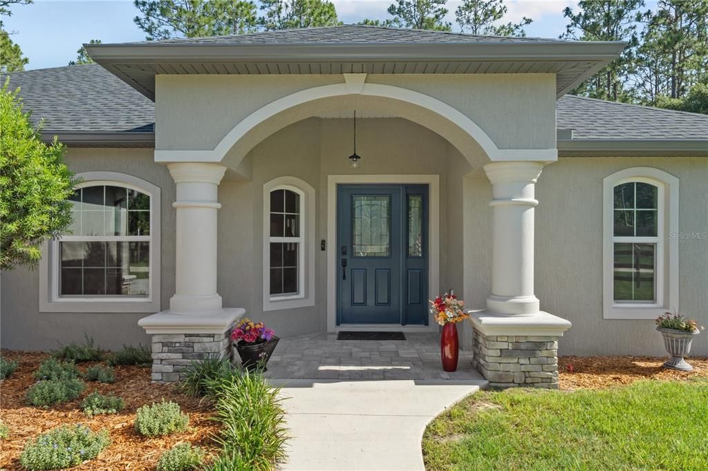 For Sale: $539,900 (3 beds, 2 baths, 1619 Square Feet)