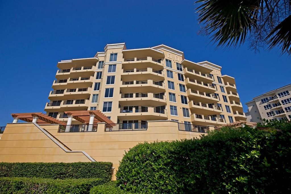 For Sale: $1,499,000 (2 beds, 2 baths, 2150 Square Feet)