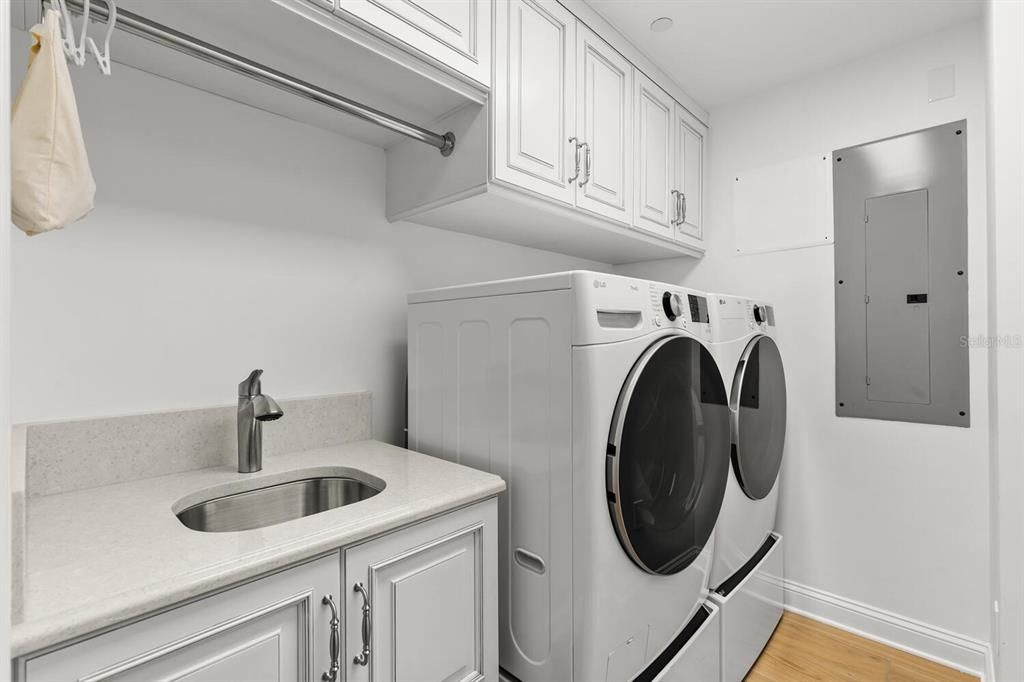 For Sale: $1,499,000 (2 beds, 2 baths, 2150 Square Feet)