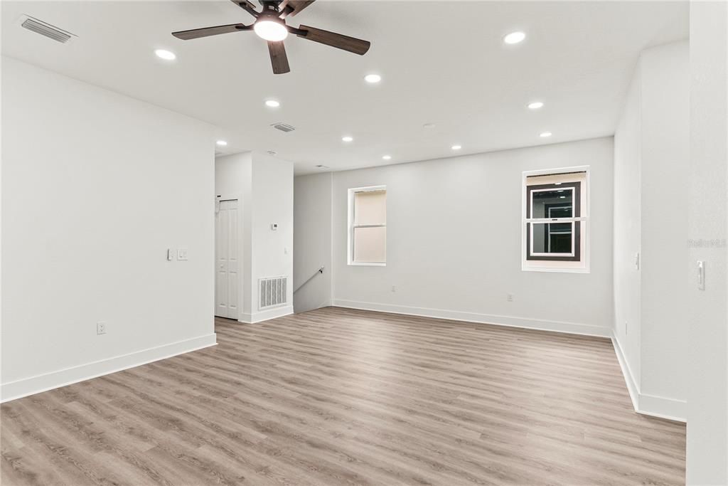 For Sale: $539,000 (4 beds, 2 baths, 1680 Square Feet)