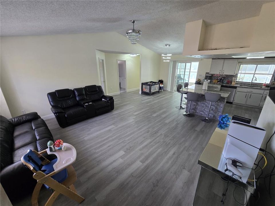 For Sale: $360,000 (3 beds, 2 baths, 1396 Square Feet)