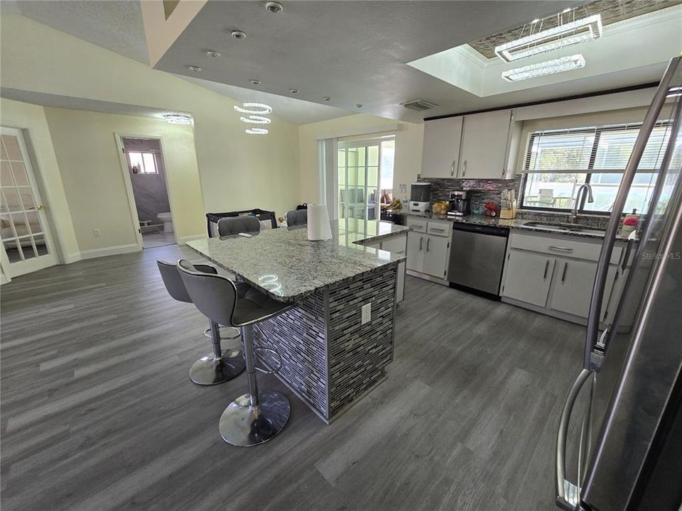 For Sale: $360,000 (3 beds, 2 baths, 1396 Square Feet)