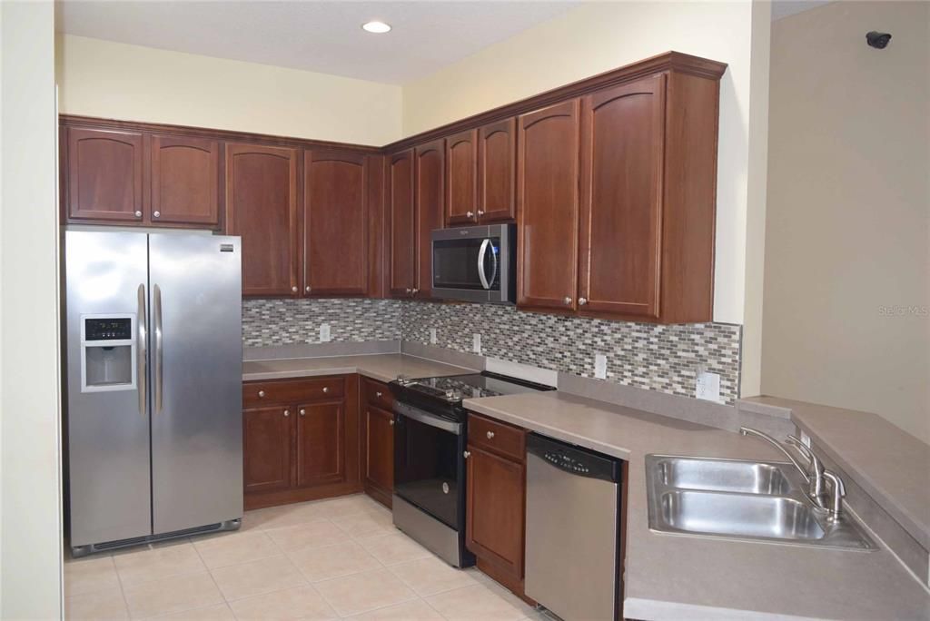 For Rent: $1,995 (2 beds, 2 baths, 1200 Square Feet)