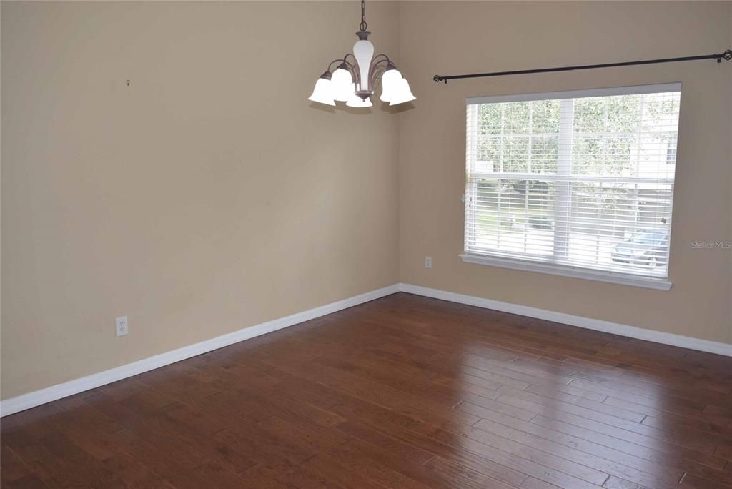 For Rent: $1,995 (2 beds, 2 baths, 1200 Square Feet)