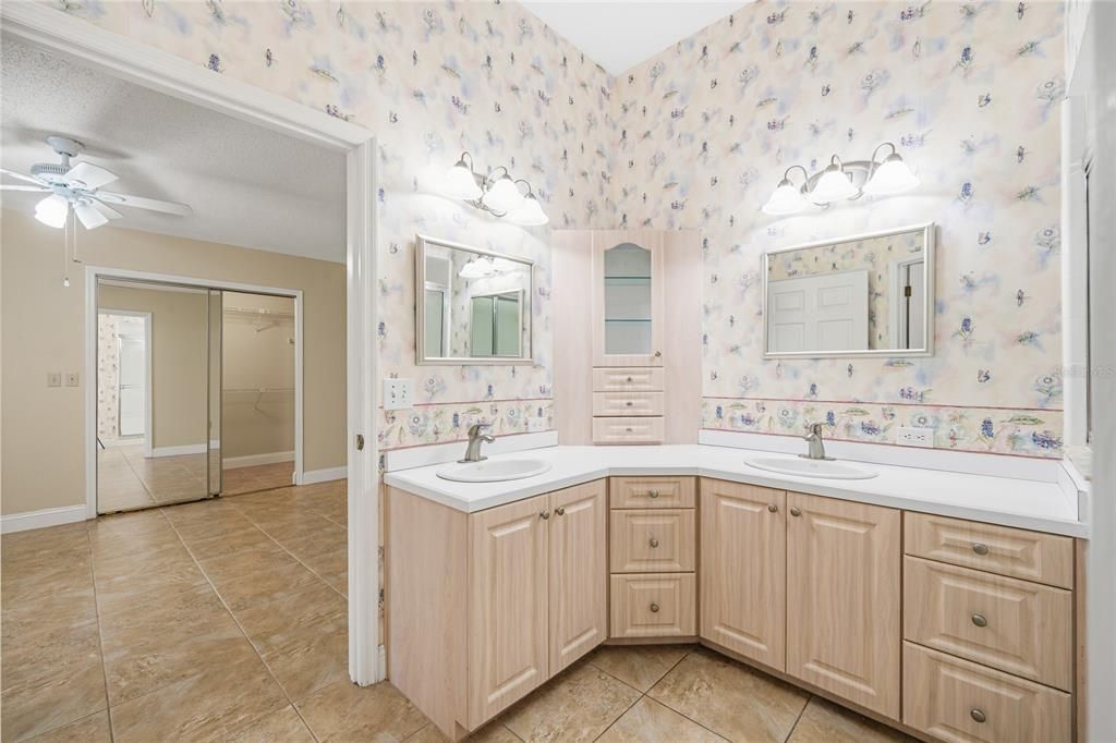 For Sale: $364,777 (3 beds, 2 baths, 1582 Square Feet)