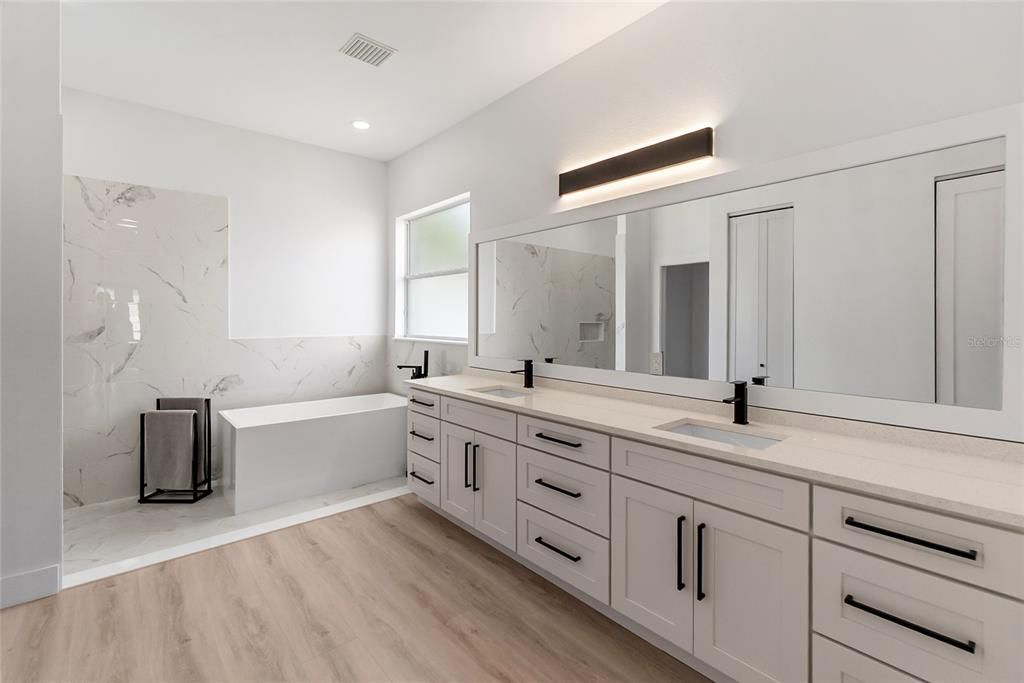 Active With Contract: $4,100 (4 beds, 3 baths, 2602 Square Feet)