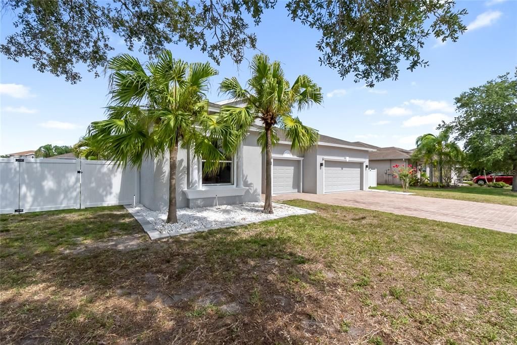 Active With Contract: $4,100 (4 beds, 3 baths, 2602 Square Feet)