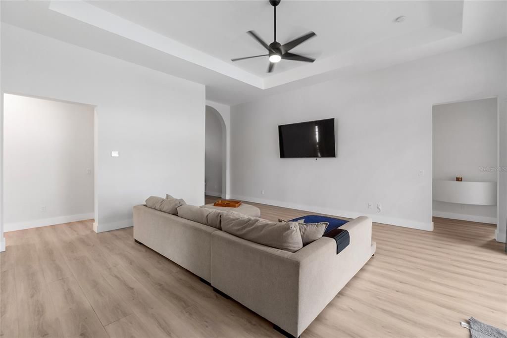 Active With Contract: $4,100 (4 beds, 3 baths, 2602 Square Feet)