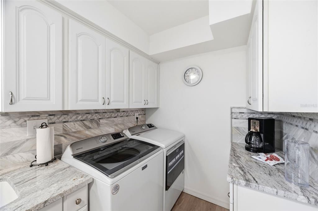For Sale: $239,900 (3 beds, 2 baths, 1385 Square Feet)