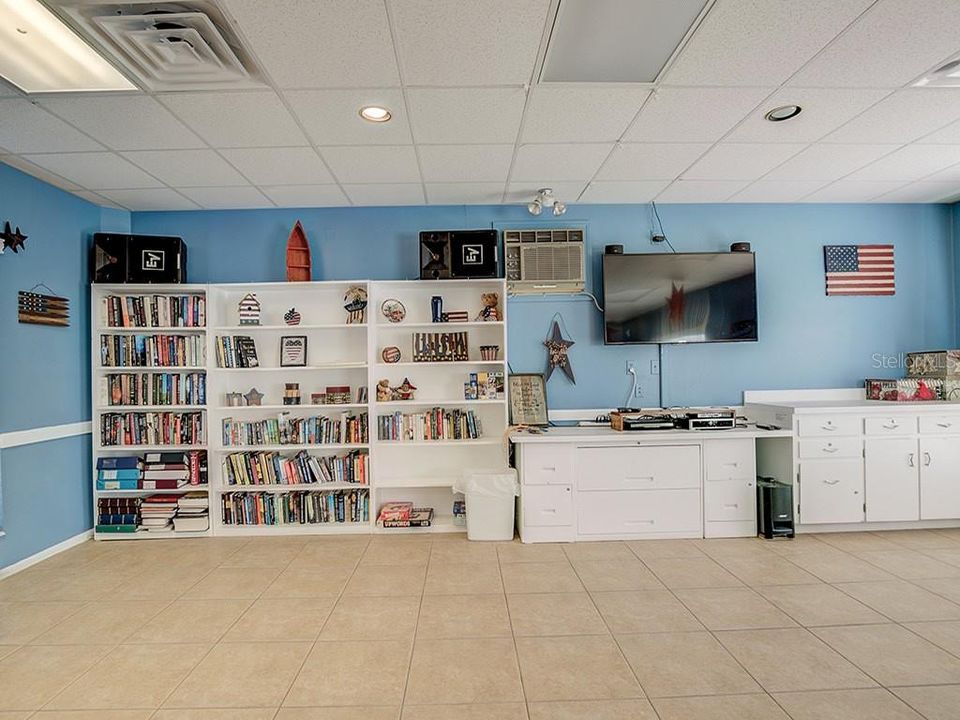 For Sale: $239,900 (3 beds, 2 baths, 1385 Square Feet)
