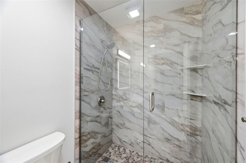 For Sale: $239,900 (3 beds, 2 baths, 1385 Square Feet)