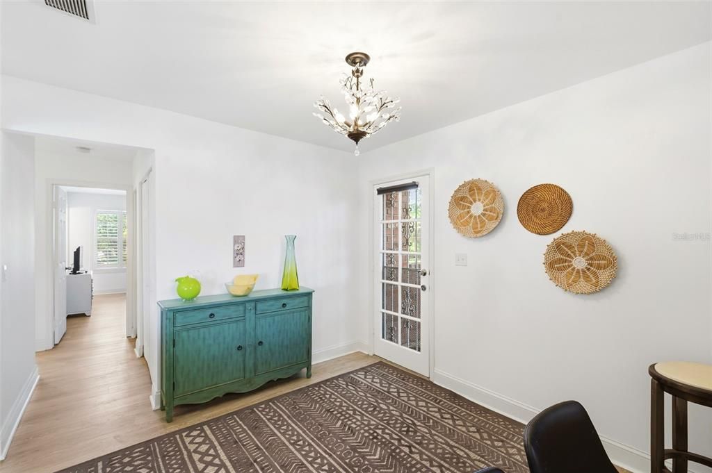 For Sale: $239,900 (3 beds, 2 baths, 1385 Square Feet)