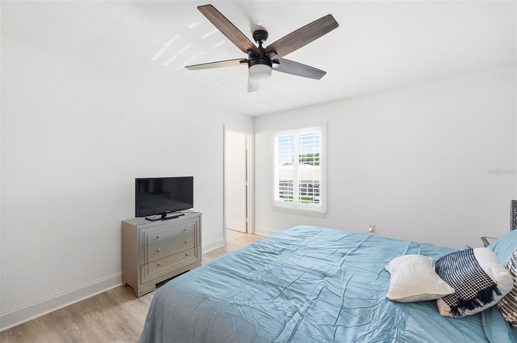 For Sale: $239,900 (3 beds, 2 baths, 1385 Square Feet)