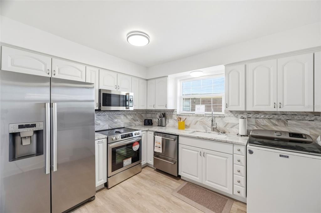 For Sale: $239,900 (3 beds, 2 baths, 1385 Square Feet)