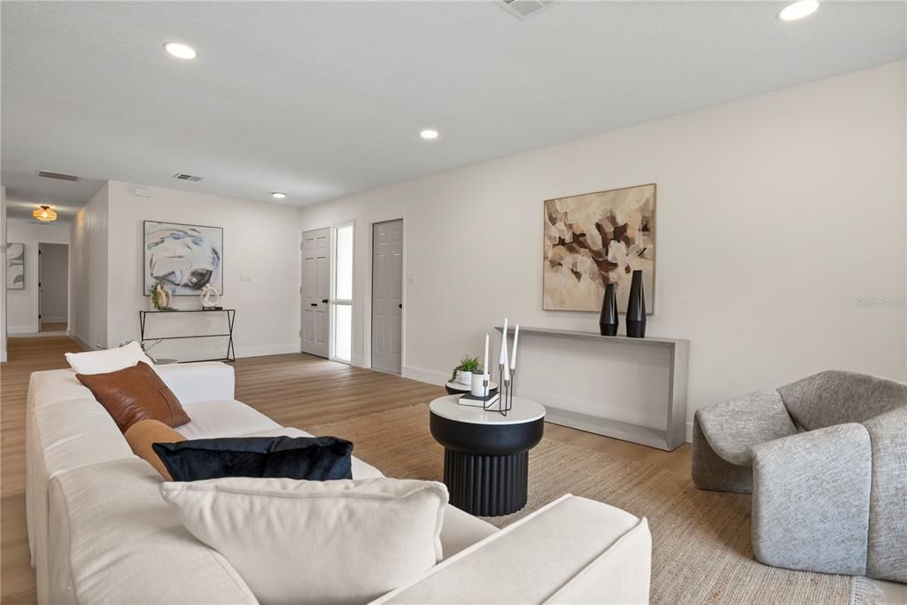 For Sale: $625,000 (5 beds, 2 baths, 1938 Square Feet)
