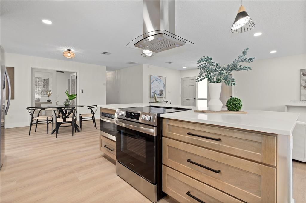 For Sale: $625,000 (5 beds, 2 baths, 1938 Square Feet)