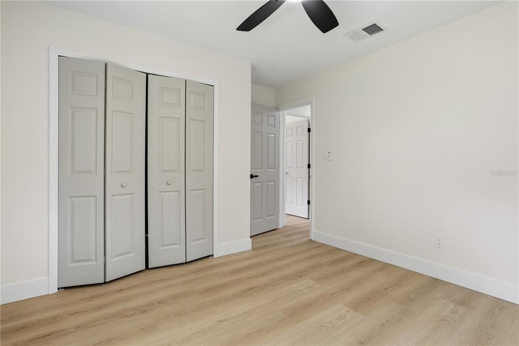 For Sale: $625,000 (5 beds, 2 baths, 1938 Square Feet)