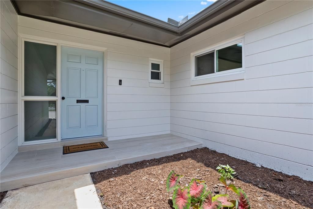 For Sale: $625,000 (5 beds, 2 baths, 1938 Square Feet)