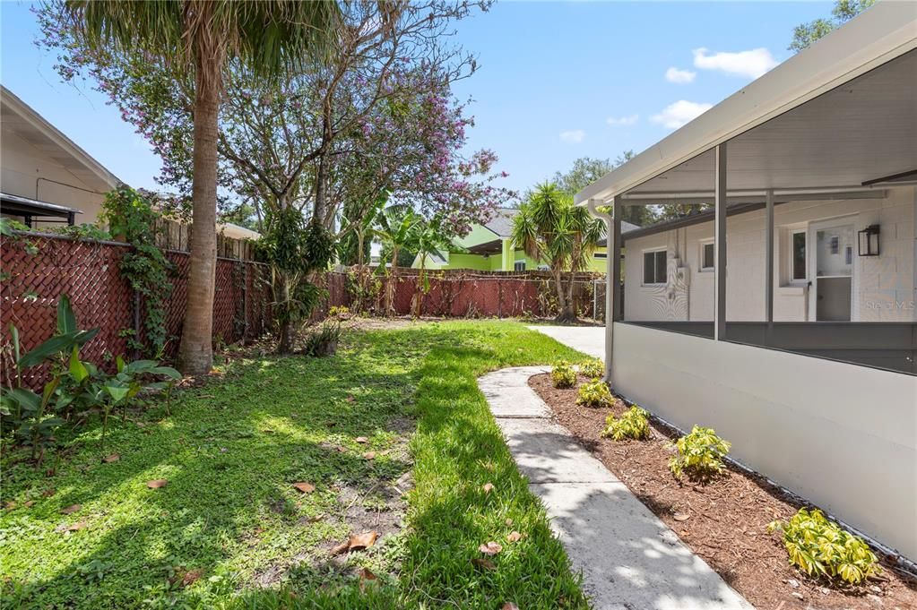 For Sale: $625,000 (5 beds, 2 baths, 1938 Square Feet)