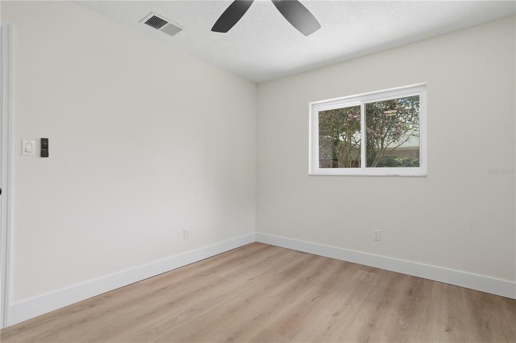 For Sale: $625,000 (5 beds, 2 baths, 1938 Square Feet)