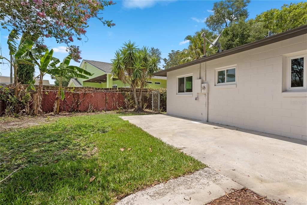For Sale: $625,000 (5 beds, 2 baths, 1938 Square Feet)
