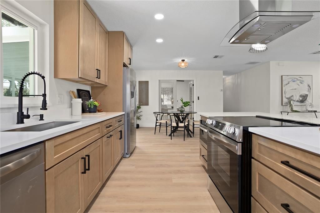 For Sale: $625,000 (5 beds, 2 baths, 1938 Square Feet)