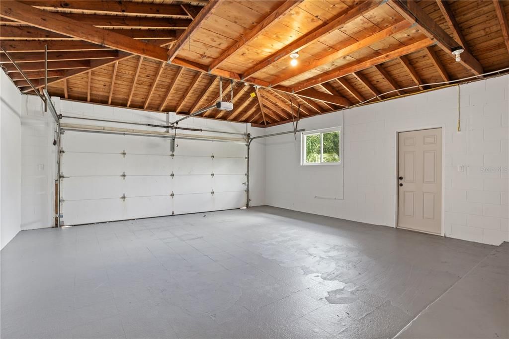 For Sale: $625,000 (5 beds, 2 baths, 1938 Square Feet)