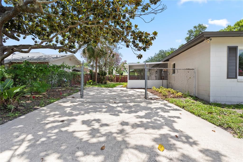 For Sale: $625,000 (5 beds, 2 baths, 1938 Square Feet)