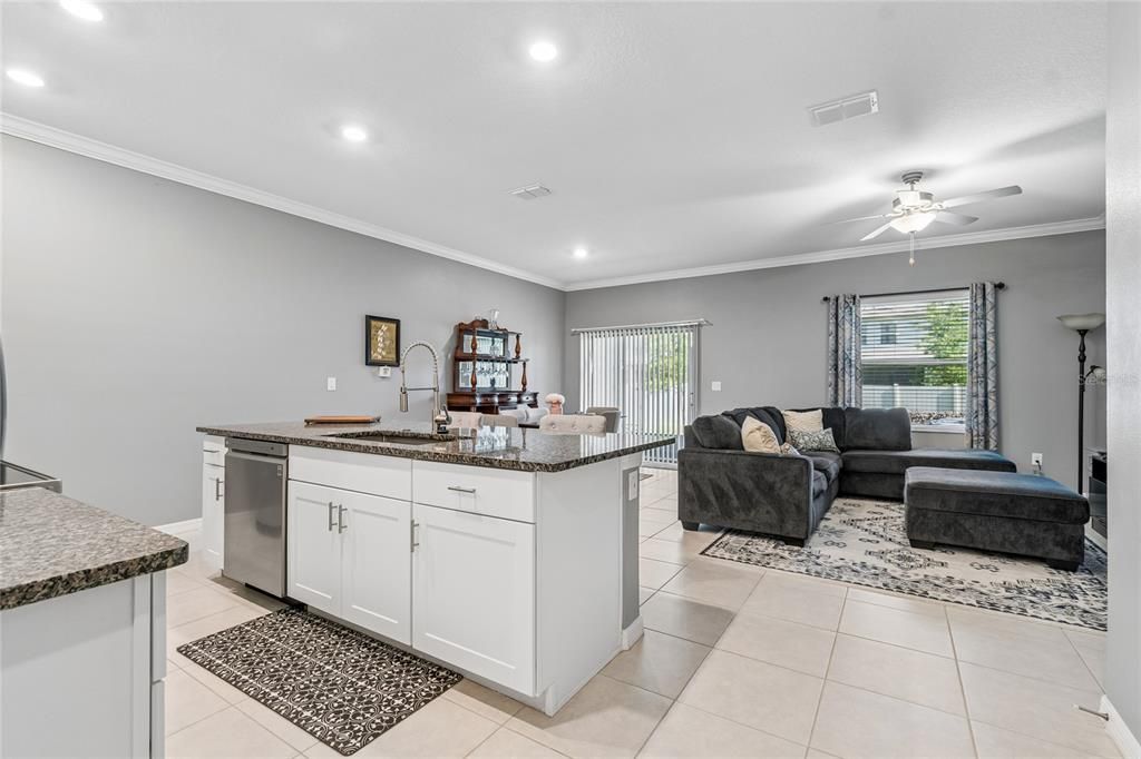 En Venta: $270,000 (3 camas, 2 baños, 1601 Pies cuadrados)