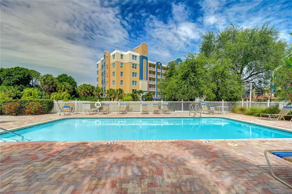 For Sale: $374,999 (4 beds, 3 baths, 1834 Square Feet)