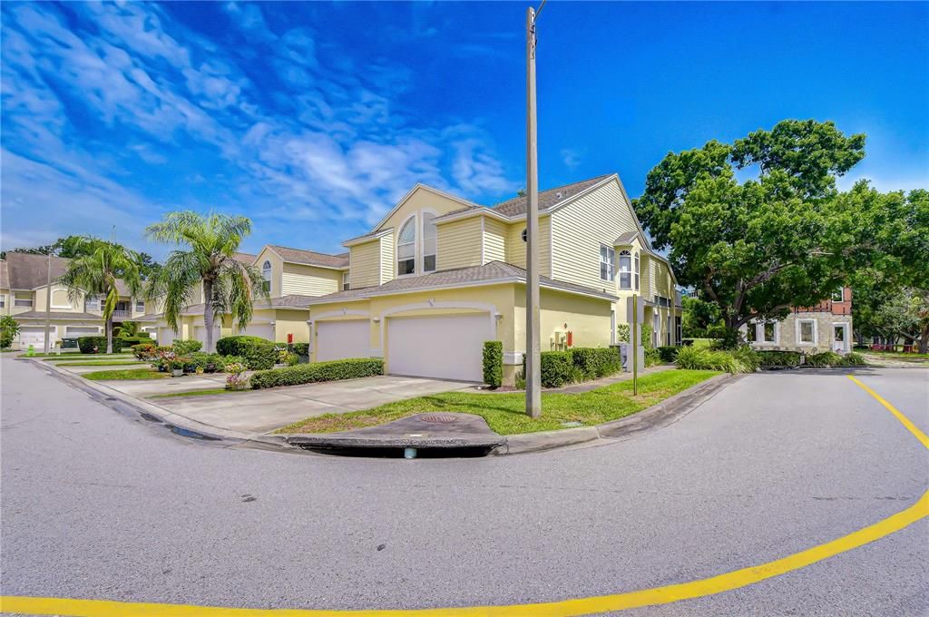 For Sale: $374,999 (4 beds, 3 baths, 1834 Square Feet)