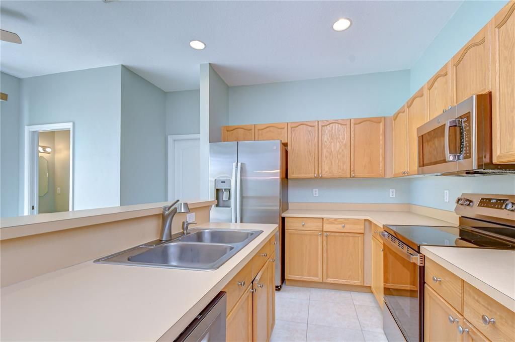 For Sale: $374,999 (4 beds, 3 baths, 1834 Square Feet)