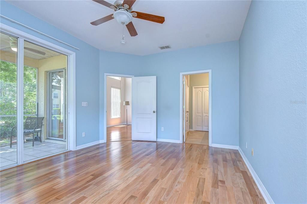 For Sale: $374,999 (4 beds, 3 baths, 1834 Square Feet)