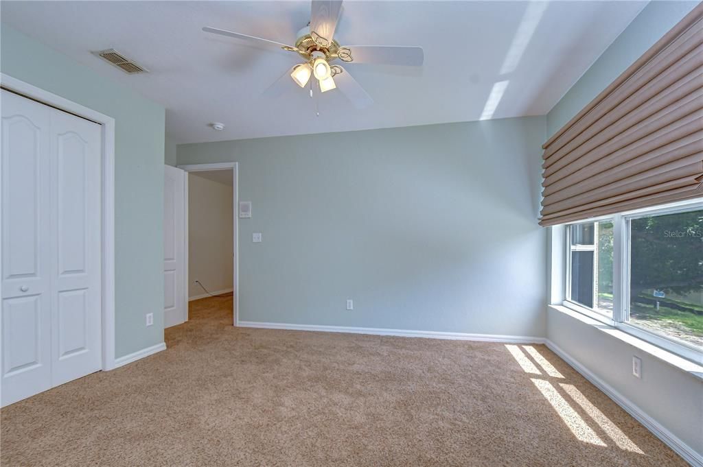 For Sale: $374,999 (4 beds, 3 baths, 1834 Square Feet)