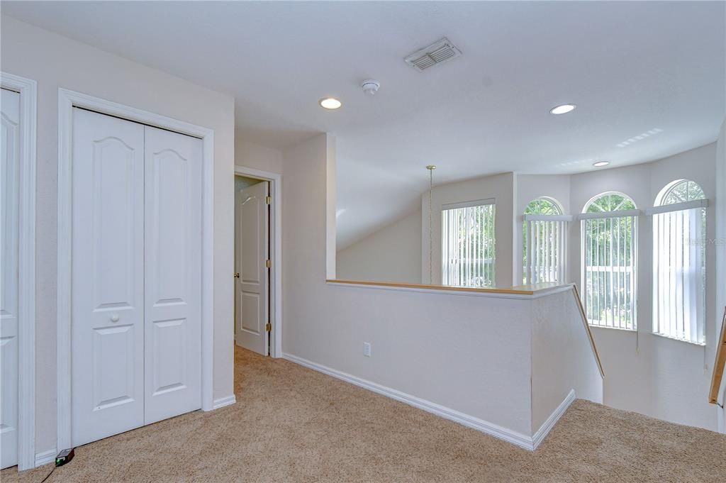 For Sale: $374,999 (4 beds, 3 baths, 1834 Square Feet)