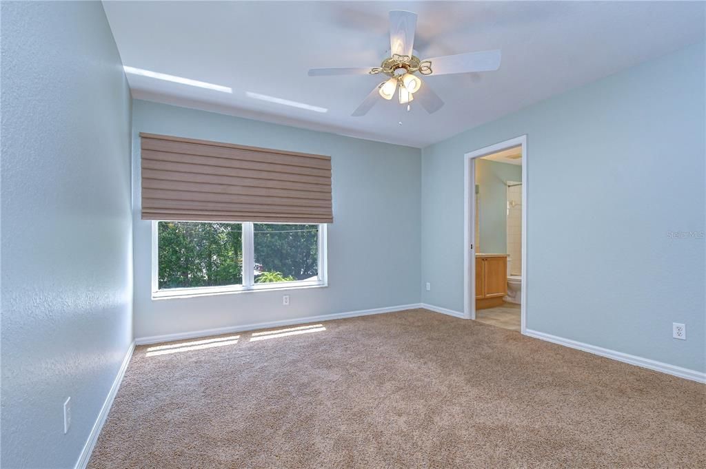For Sale: $374,999 (4 beds, 3 baths, 1834 Square Feet)
