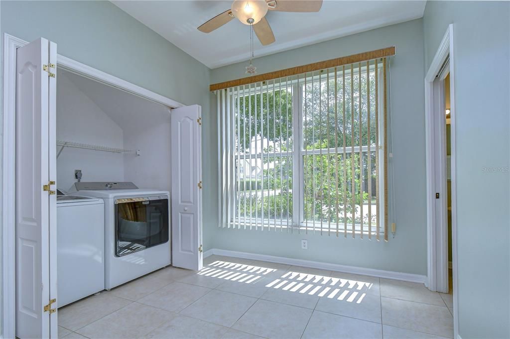 For Sale: $374,999 (4 beds, 3 baths, 1834 Square Feet)