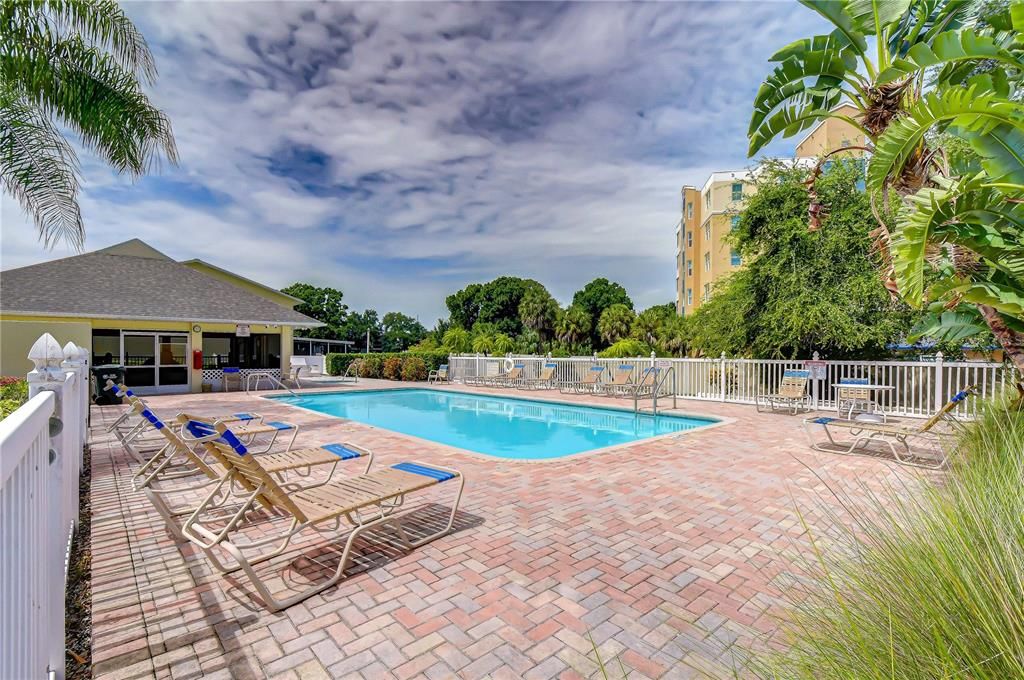 For Sale: $374,999 (4 beds, 3 baths, 1834 Square Feet)