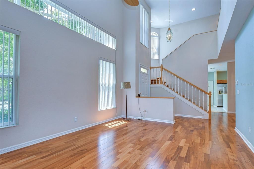 For Sale: $374,999 (4 beds, 3 baths, 1834 Square Feet)